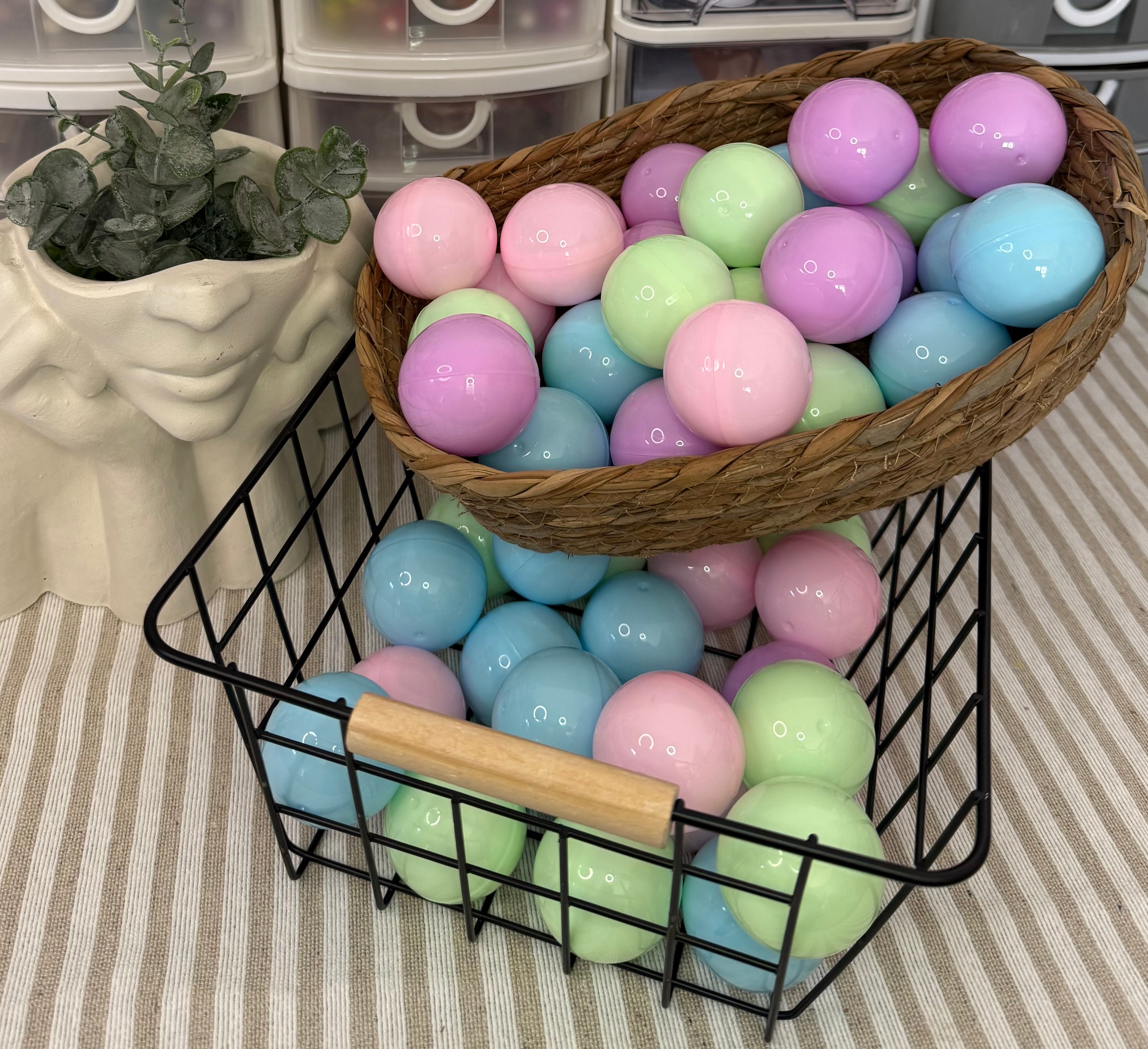 Mystery Stationary Balls