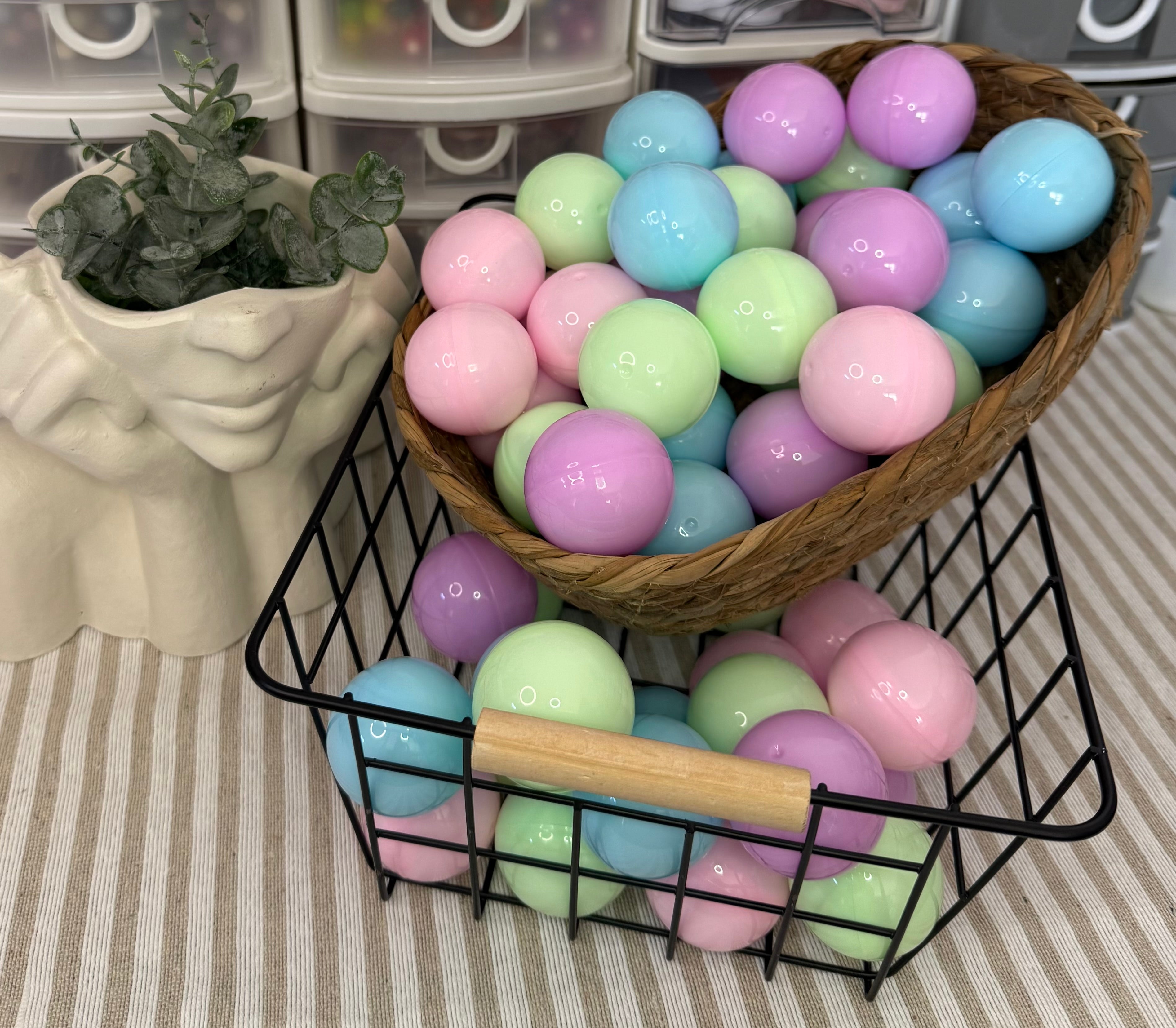 Mystery Stationary Balls